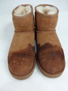 UGGムートンブーツの水濡れ・雨シミ